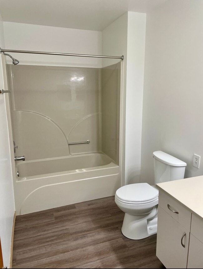 Photo - Riverwalk Apartments