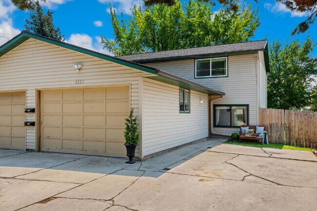 Photo - 4327 W Grover St