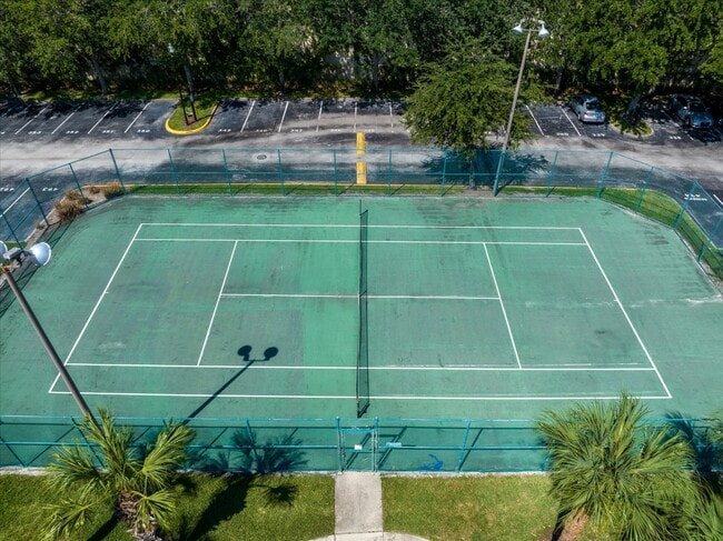 Photo - 5479 Vineland Rd Unidad 9303