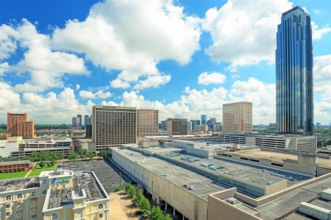 Building Photo - 5150 Hidalgo St Unit 1503