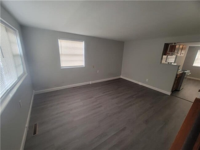 Photo - 1262 Zettler Rd