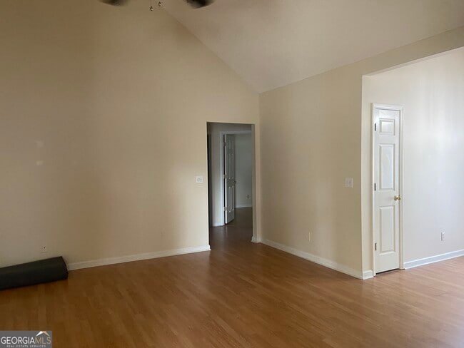 Photo - 105 Luster Ct