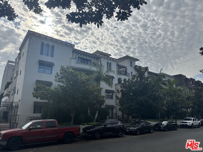 Building Photo - 122 N Clark Dr Unit 105 Rental