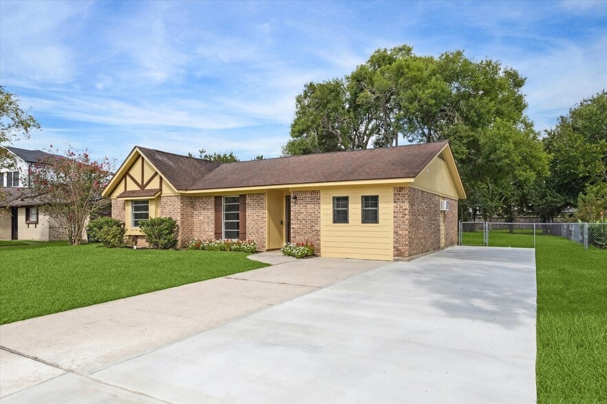 108 Annette Ln