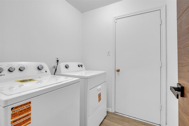Photo - 41 Hickory Oak Dr