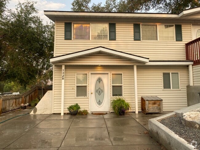 Building Photo - 132 N Bliss St Rental