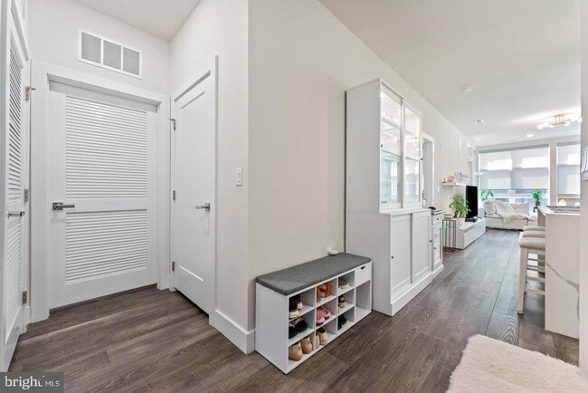 1761 Old Meadow Rd Unit 420