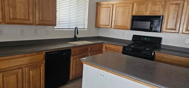 Photo - Beautiful Spacious 3 Bedroom Home for Rent