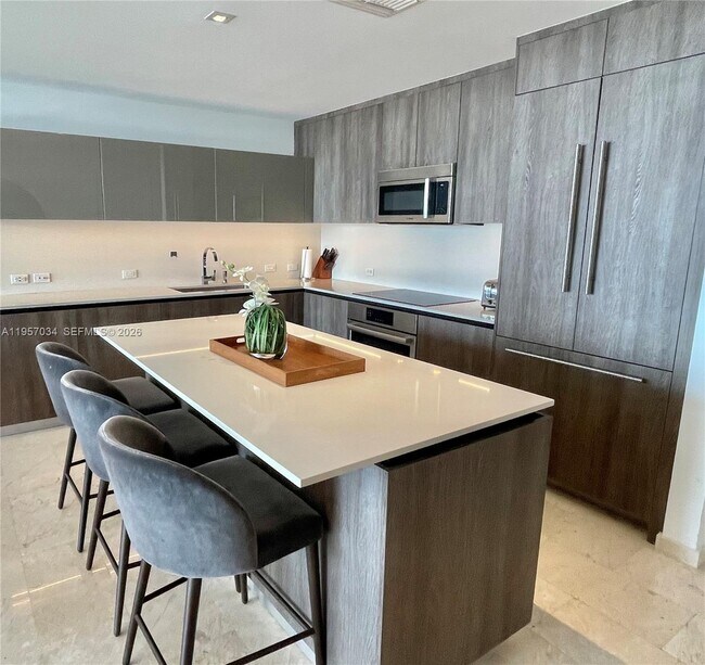 Photo - 88 SW 7th St Unidad 2404