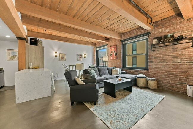 Building Photo - 90 Wareham St Unit 403