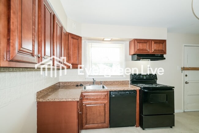 Photo - 220 Jeanette Dr