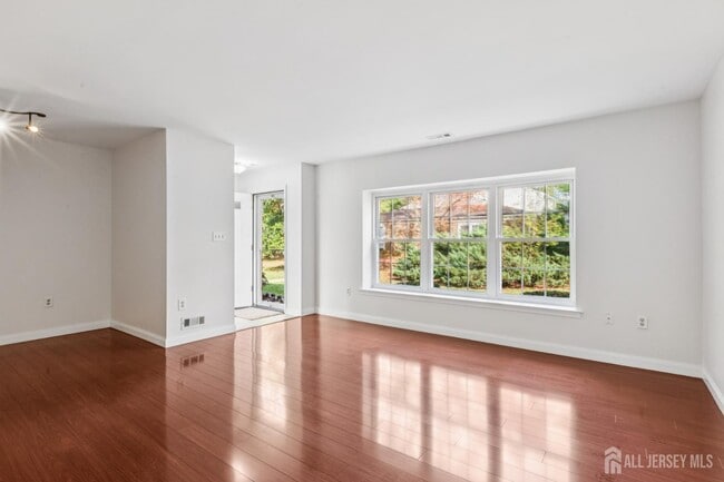 Photo - 378 Minstrel Ct