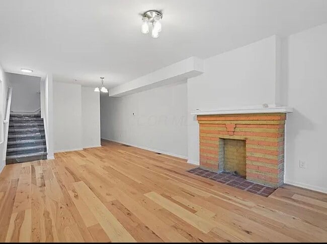 Photo - 782 Seymour Ave