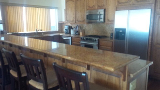 KITCHEN BAR - 1148 E Cliff Dr Unit A