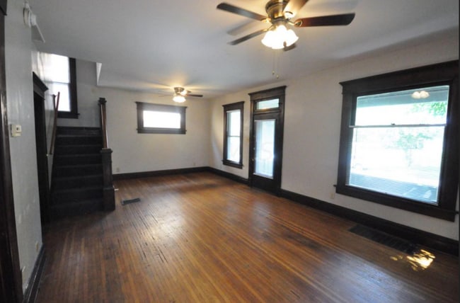 Photo - 407 E 14th Ave