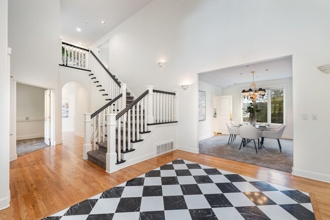 Photo - Beautiful Bellevue home with a View!