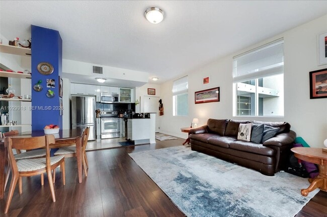 Photo - 3339 Virginia St Unit 305