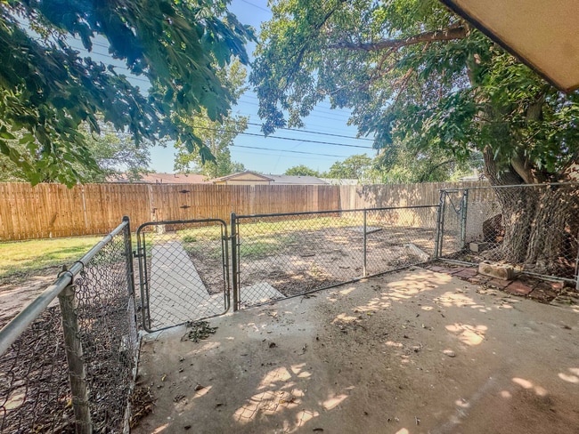 Photo - 5011 52nd St