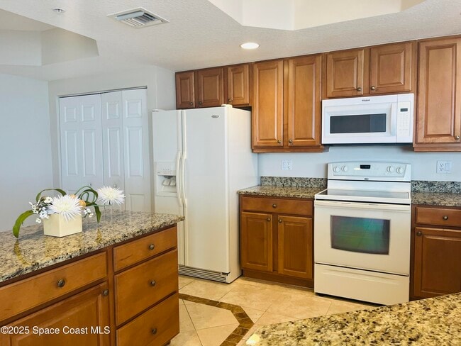 490 Sail Ln Unit 605