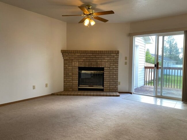 Photo - 210-212 E Campbell St
