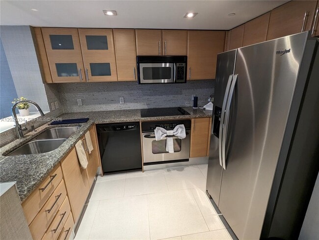 Building Photo - 2101 Brickell Ave Unit 1104