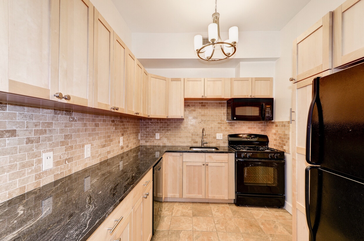 Stunning kitchen- Unit #1 - 724 5th St