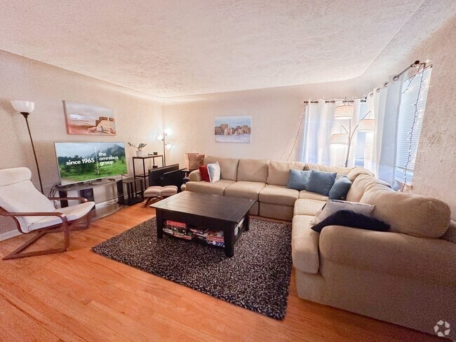 Building Photo - Gaylord St. Unit 1470 Rental