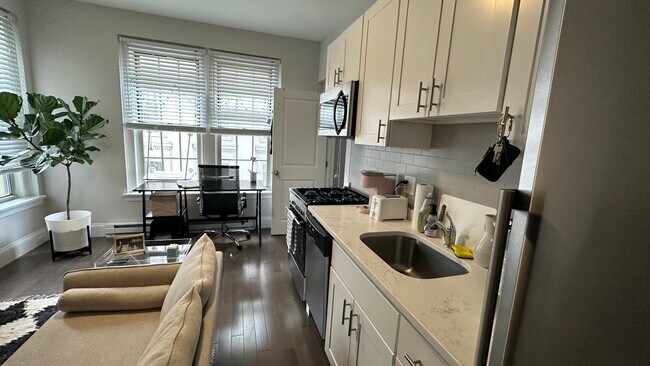 38 Saint Germain St