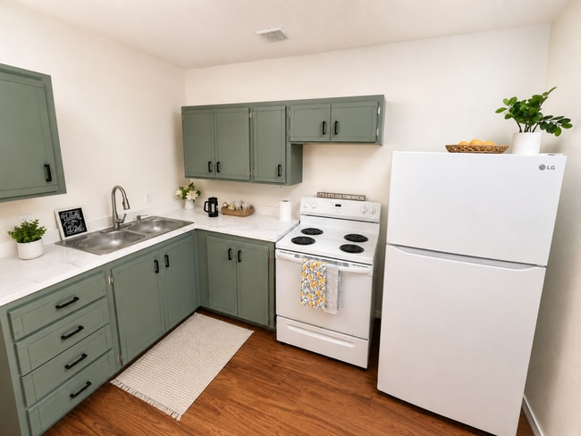 Building Photo - 2 Bedroom Apartment in the Heart of Tacoma Unit 2