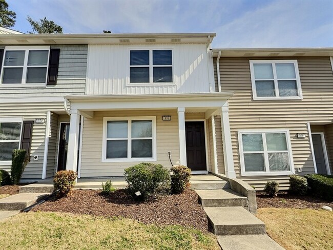 Charming 2BD/2.5BA Townhome in the Desirab... - Charming 2BD/2.5BA Townhome in the Desirab...