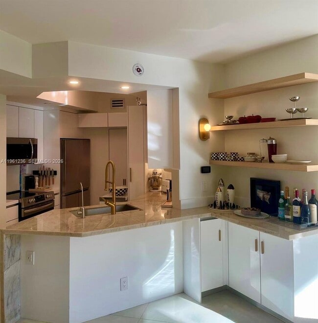 Photo - 888 Brickell Key Dr Unit 802