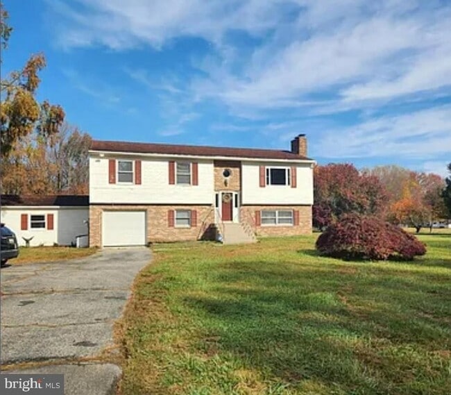 Building Photo - 16400 Candy Hill Rd