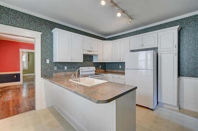 Photo - 1999 Peabody Ave