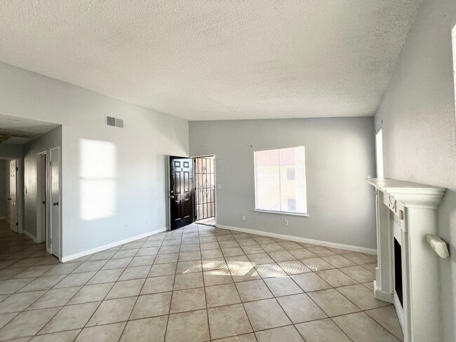 Photo - 5096 Spencer St Unit D