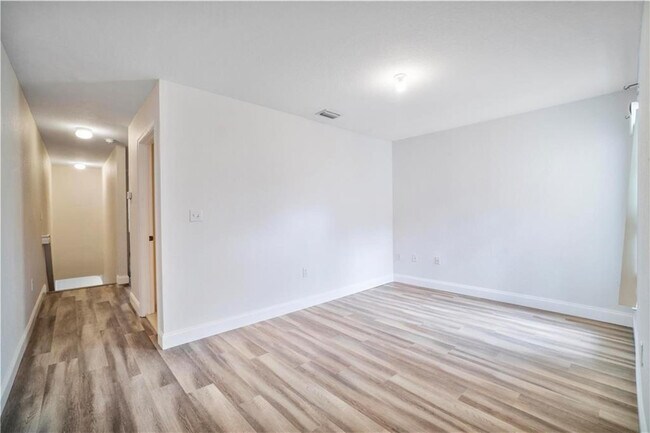 Photo - 6373 Landings Way