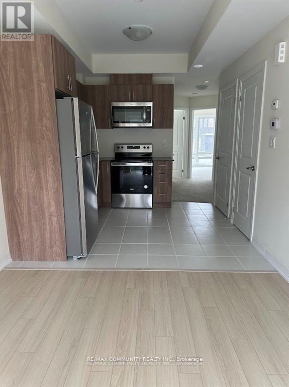 Photo - 255 McLevin Ave