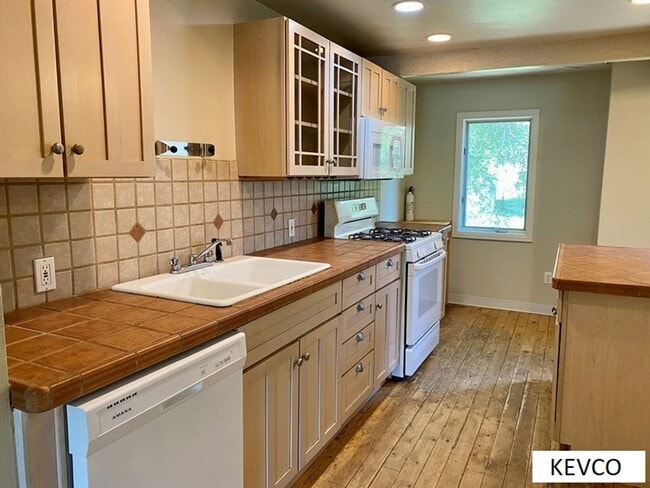 Photo - Adorable Two Bedroom House!