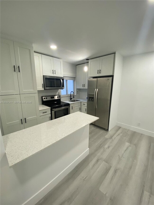 Building Photo - 3071 SW 27th Ave Unit 4
