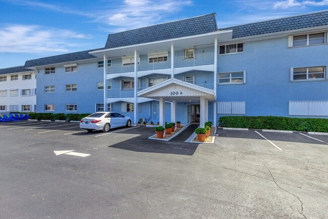 Photo - 100 Shore Ct Unit 210