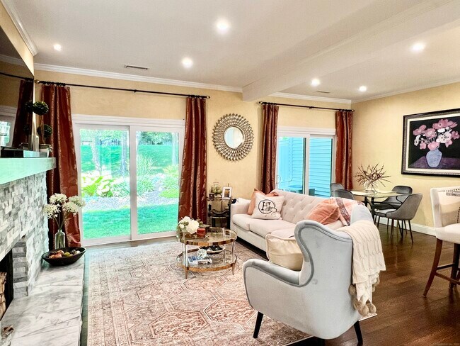 Photo - 126 Farmington Chase Crescent