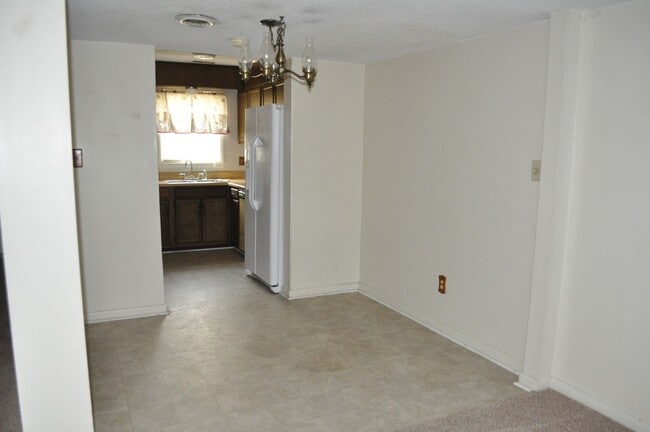 Photo - Charming 2 bedroom 1.5 bath town home loca...
