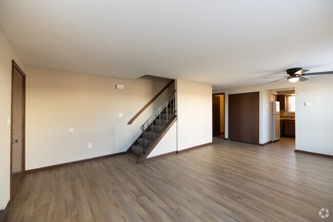 2 BR, 1,5 BA - 1035 SF - Townhouse - 1290 Sanlor Avenue