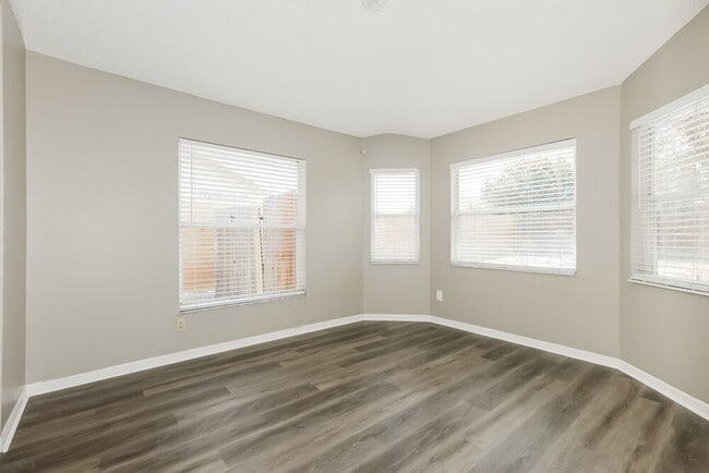 Photo - 4851 Mill Run Dr