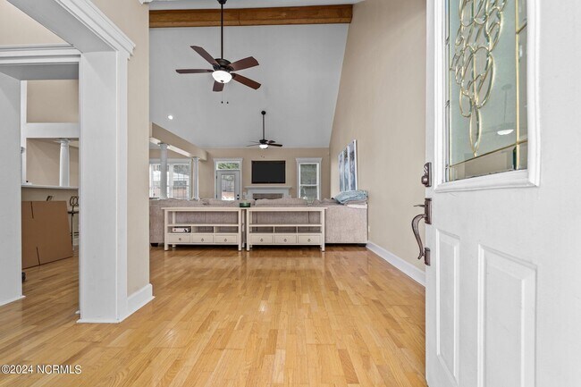 Photo - 133 Rothbury Dr