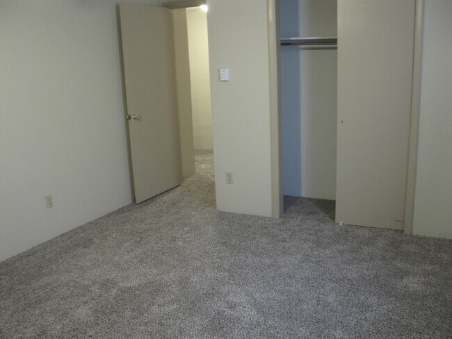 Photo - 984 N 18th St Unidad 984