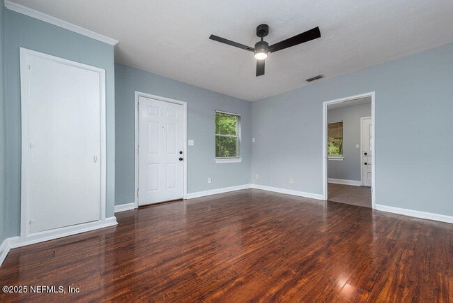 Photo - 2802 Myra St