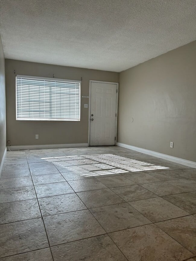 Photo - 702 W Atkins Ave Unit A