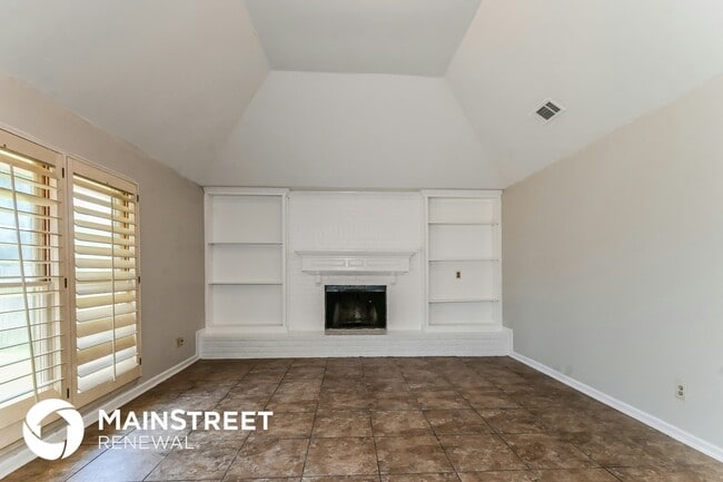 Photo - 810 N Walnut Bend Rd