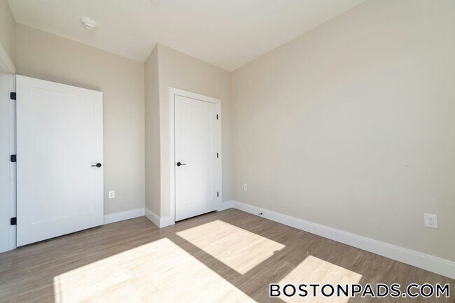 Photo - 340 Bremen St Unidad 504