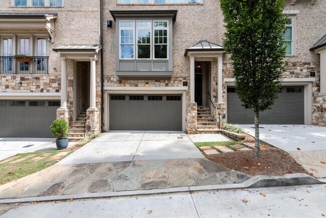 Photo - 2045 Bellrick Rd NW